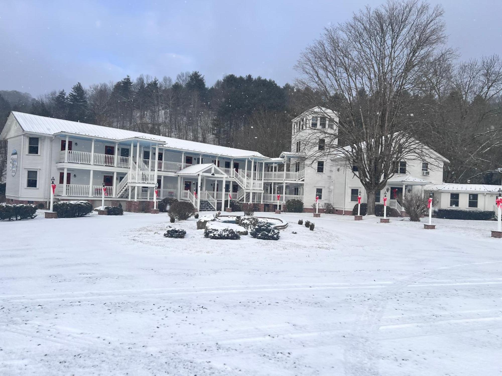Mountain Quest Inn Marlinton Exteriör bild